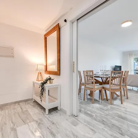 Stunning Duplex By The Golf & Terrace By The 马尔韦利亚