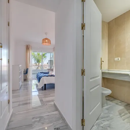 Stunning Duplex By The Golf & Terrace By The 马尔韦利亚